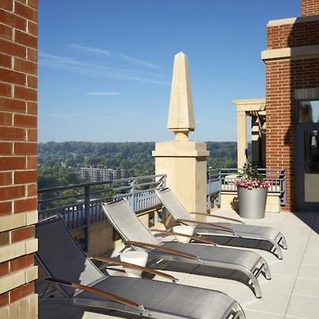 Upscale Comfort Next To Metro And Dining Arlington Exterior foto