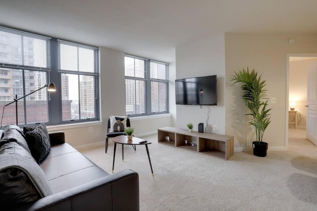 Upscale Comfort Next To Metro And Dining Arlington Exterior foto
